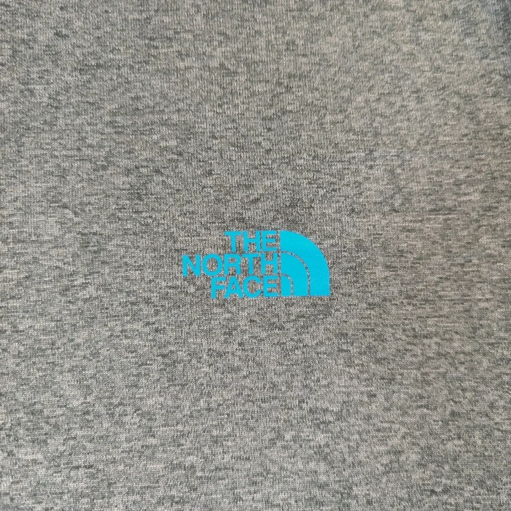The North Face‎ Mens Long Sleeve Performance Shirt Heather Grey Teal Logo Size M